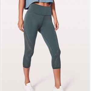 New Lululemon greenish grey crops w/ cutout design